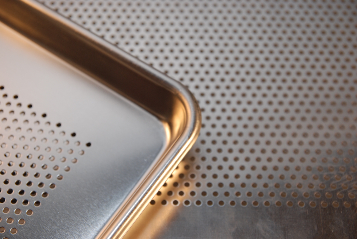 Food Tray Accurate Perforating